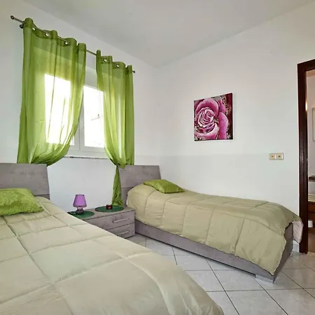 Apartment In Vranici - - Istrien 47130 Porec